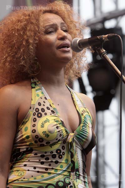 MARIANA RAMOS - 2008-08-01 - PARIS - Paris Plage (Pont de Sully) - 